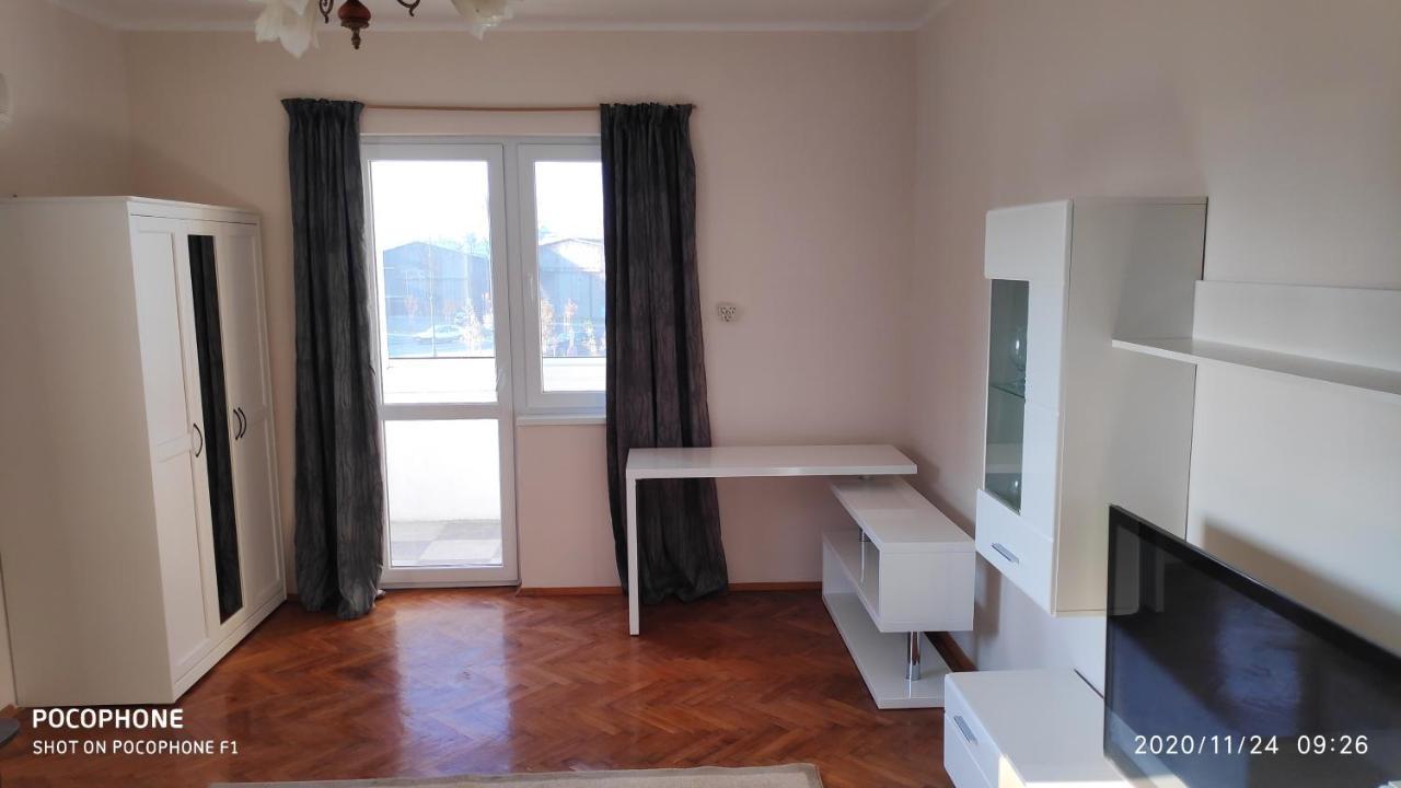Unique Location Apartment With Parking Burgas Stad Buitenkant foto