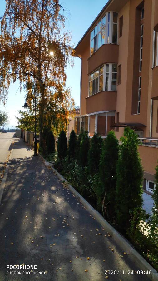 Unique Location Apartment With Parking Burgas Stad Buitenkant foto
