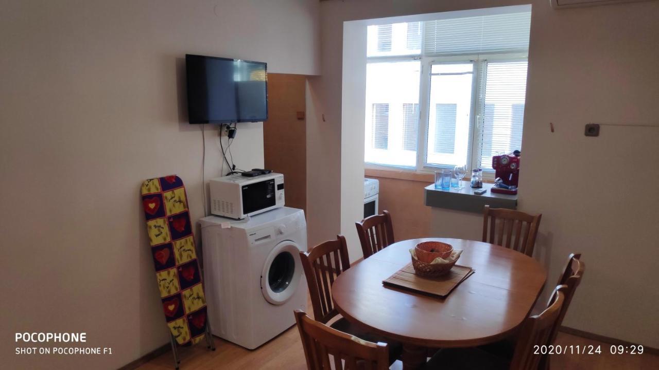 Unique Location Apartment With Parking Burgas Stad Buitenkant foto